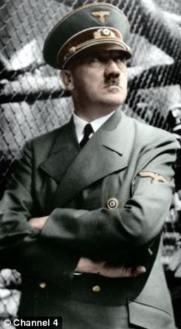 En Alemania, Hitler es canciller.
