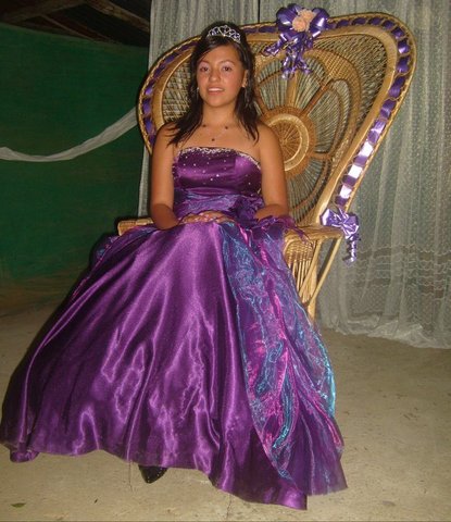 Mis 15 años en las redes sociales y mi familia, ademas de amigos y compañeros de estudio.