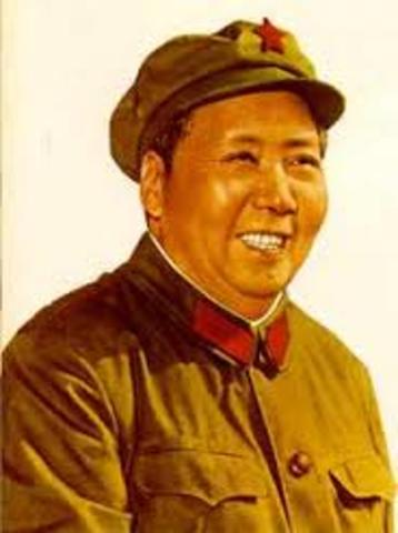 Mao tse-Tung comienza la gran revolucion cultural en china