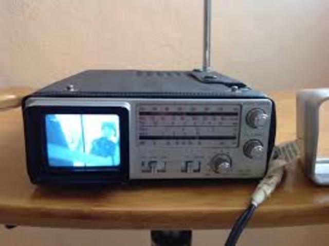 la radio, televisión y telefono