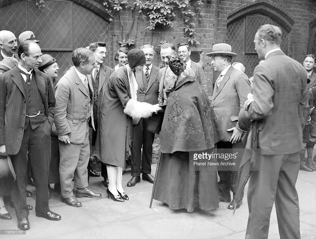 Amelia Earhart visits Toynbee Hall