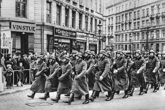 Tyskland ockuperar Danmark och Norge