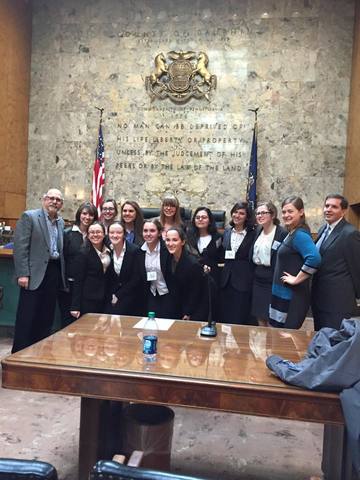 La Competencia de Mock Trial