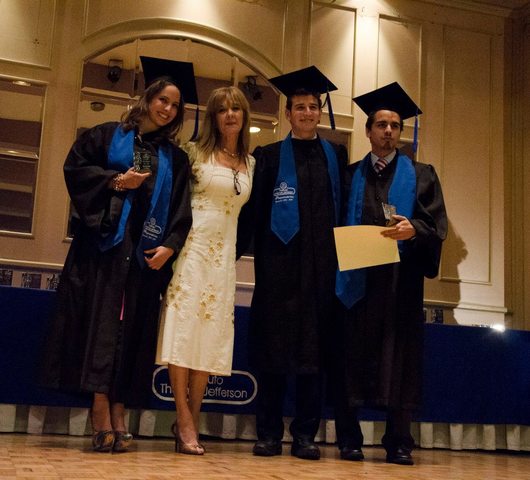 Terminé la preparatoria con mención al mejor alumno en matemáticas, ciencias e informática.