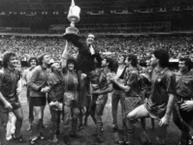 Durante 1910 gano³ dos copas  de EspaÃ±a y tres copas de los pirineos , y se convirtio en una de las sociedades mas populares de cataluÃ±a.