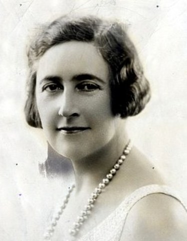 Κακό Κάτω Από τον Ήλιο βιβλιο της.