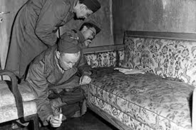 Hitler commits suacide