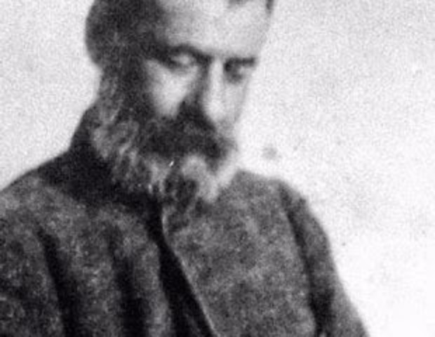 Γράφει το πρώτο του διήγημα