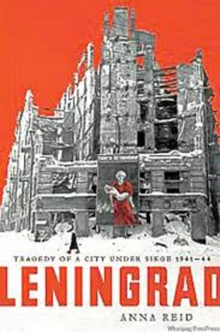 siege of leningrad begins