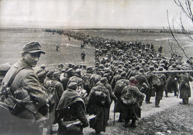 С вражеской группировкой юго-западнее Кенигсберга было покончено.