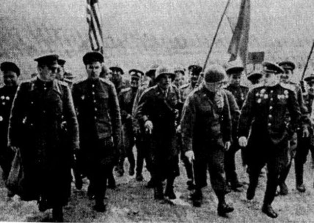 В районе Шидловец встретились с войсками 1-го Украинского и 1-го Белорусского фронта.