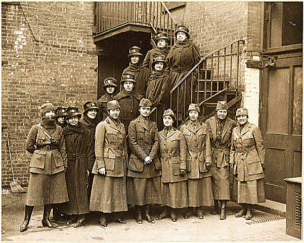 Woman's National League founded