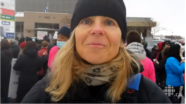 Manifestation contre les « mesures d'austérité » du gouvernement libéral devant les bureaux du ministre de la Santé