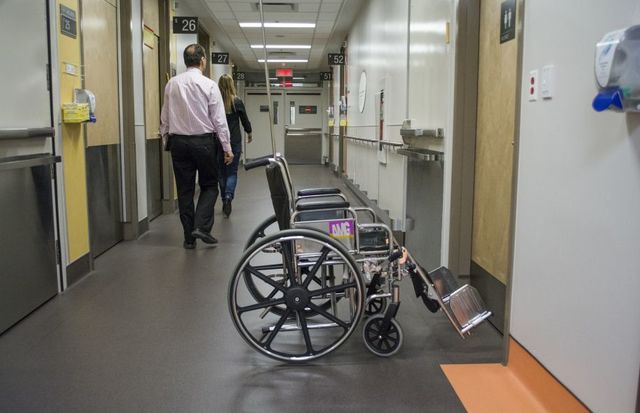 Annonce de l'abolition de 6000 postes