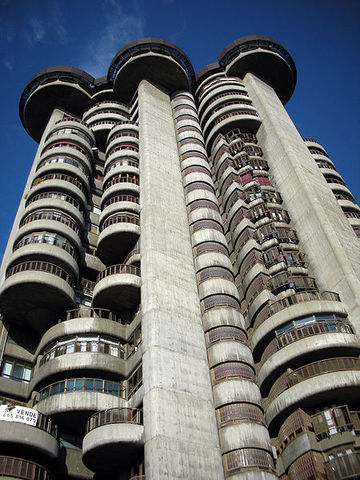 Edificio Torres Blancas