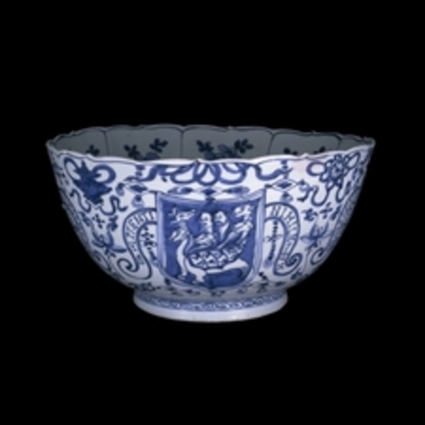 'Kraak' bowl with armorial designs and inscription. The British Museum , Jingdezhen, Jiangxi province.