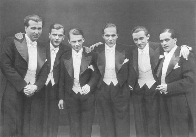 Comedian Harmonists formed in Weimar Germany