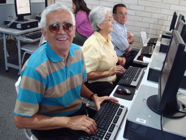 Dotación de salas de internet, diagnóstico de colecciones a bibliotecas