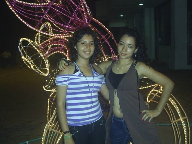 mis hermanas sharon y jessica