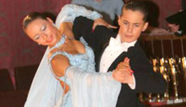 Клуб спортивного (бального) танца "Пируэт".