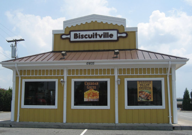 Je travaillais à Biscuitville à Clemmons.