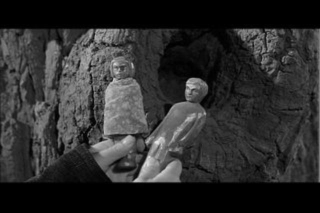 Jem finds 2 soap figures in  Radleys oak tree