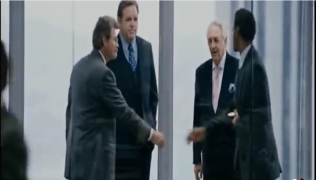 chris establecio su firma de corretaje