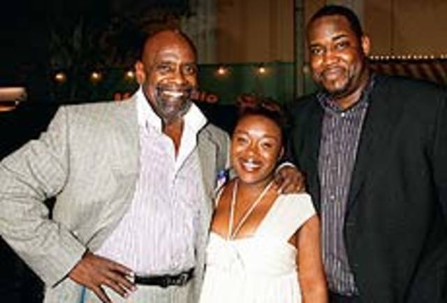 Chris se casa con Sherry Dyson