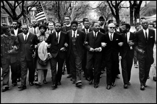 lucho a favor de las personas sin hogar