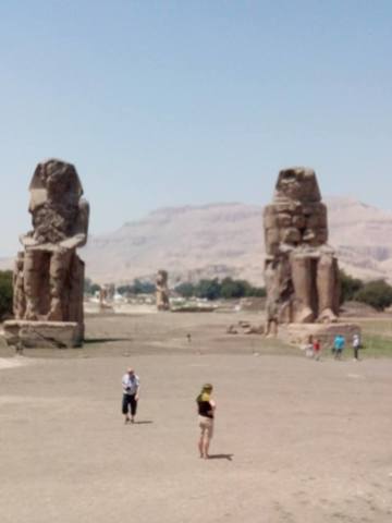 Los colosos de Menon en Luxor EGYPTO