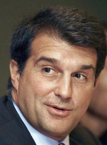 Joan Gaspart dimitio y llego a la presidencia Joan Laporta.