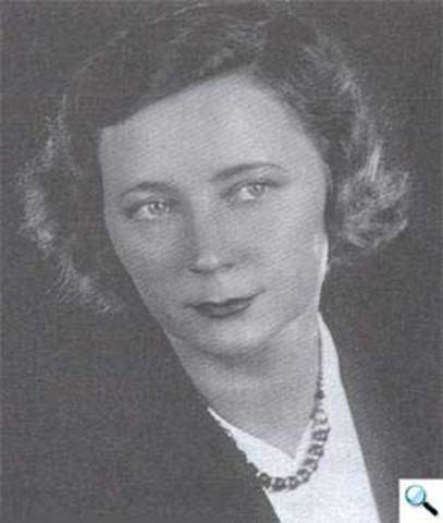 összeköltözik Szántó Judittal