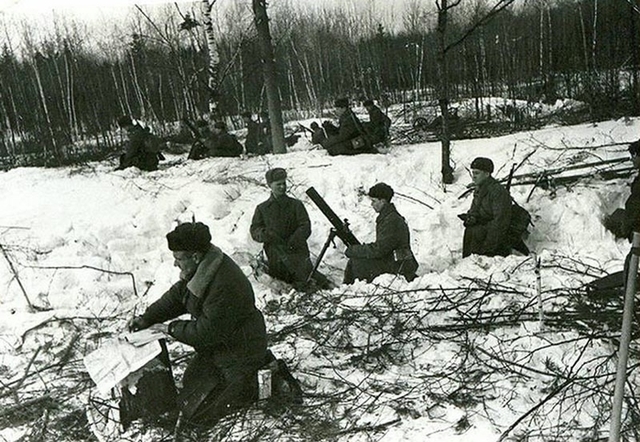 Освобождение города Ельца, Тихвина