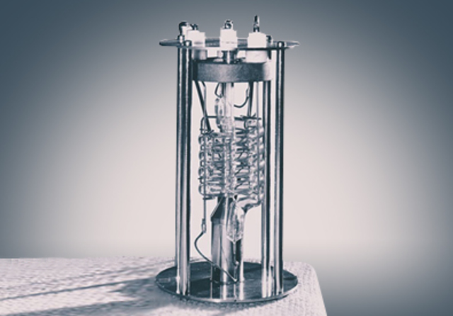 Maiman unveils the first working laser