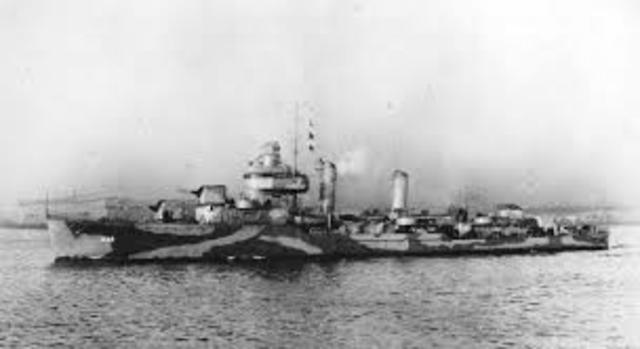 Germany U-boat fired at U.S. destroyer