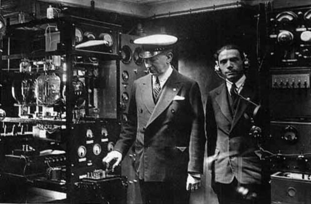 La compañia Marconi and Wireless presta el sevicio de radio telegrafia en el pais.