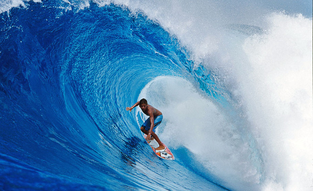 Woodman dubues his product, on a surfing trip to Indonesia. He realizes after testing that he needs to sell the camera with the water proof housing included.