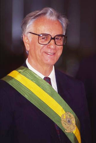 Itamar Franco é aclamado Presidente da República