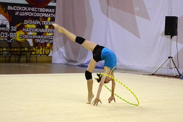 Впервые пошла на художемственную гимнастику!