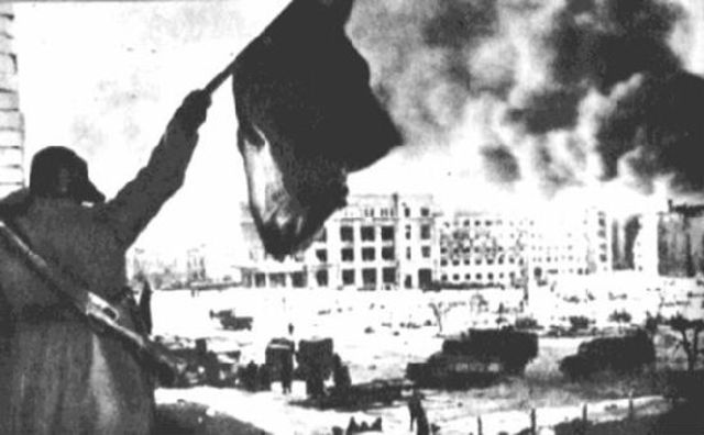 Капитуляция немецких войск в северной части Сталинграда.