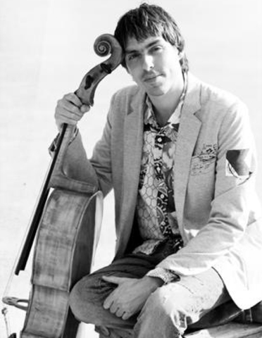 Oriol Aymat – Violoncel, serra, i veus