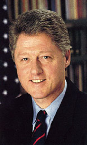 Bill Clinton Authorizes Loan To Mexico