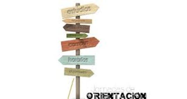 En la eapa de transicion democratica se implantan los servicios provinciales de educación escolar y vocacional.