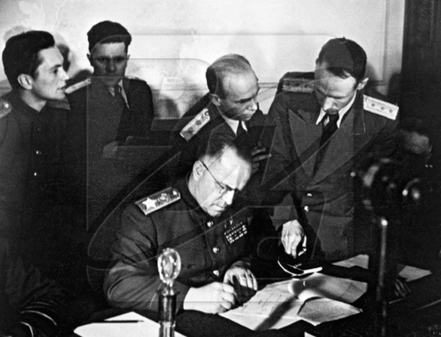 Подписание Акта о безоговорочной капитуляции Германии