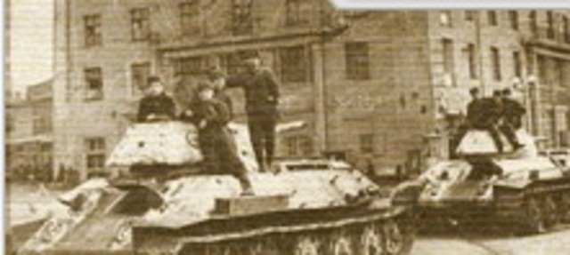 В Москве вводится осадное положение.