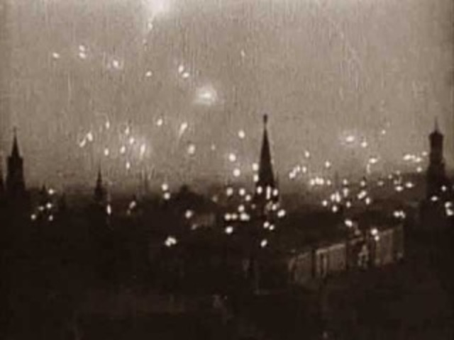 В честь освобождения Орла и Белгорода в Москве прошел первый праздничный салют.