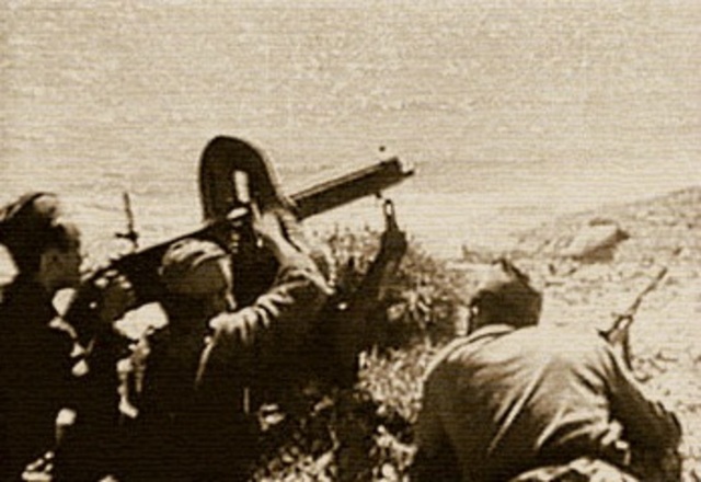 Часть Красной армии освобождают Киев.