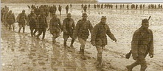 Советские войска освобождают Одессу.