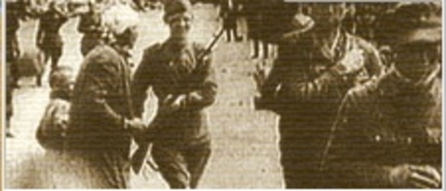 Войска 1-ого Белорусского фронта форсируют Западный Буг и начинают наступление на территоррию Польши.