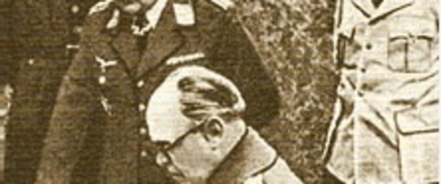 Представители Германского командования подписывают акт о капитуляции вермахта в Северной Италии.